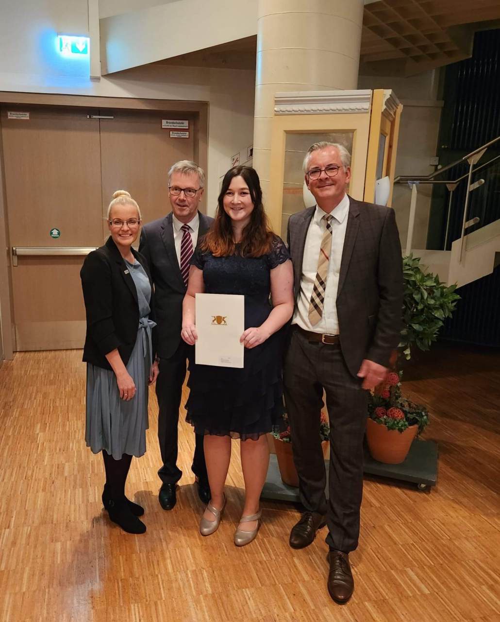 v.r.n.l.: Landesvorsitzende Jella Fiebach, StaatssekretÃ¤r Dr. Matthias Frey, Sandra Christmann, Rektor der HfR Schwetzingen Frank Haarer